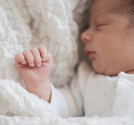 Les bienfaits de la veilleuse de nuit pour le sommeil de bébé