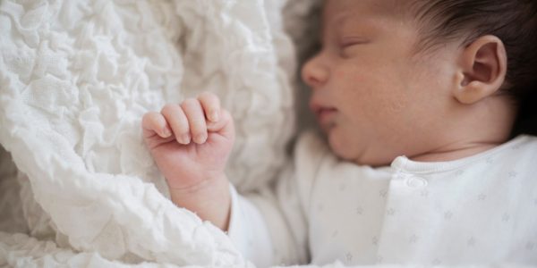 Les bienfaits de la veilleuse de nuit pour le sommeil de bébé